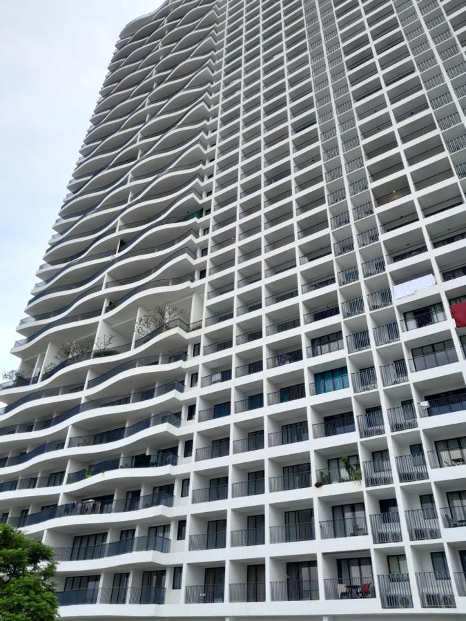 The Landmark Comfort Relax Spacious Sea View By Iz Tanjung Tokong Экстерьер фото