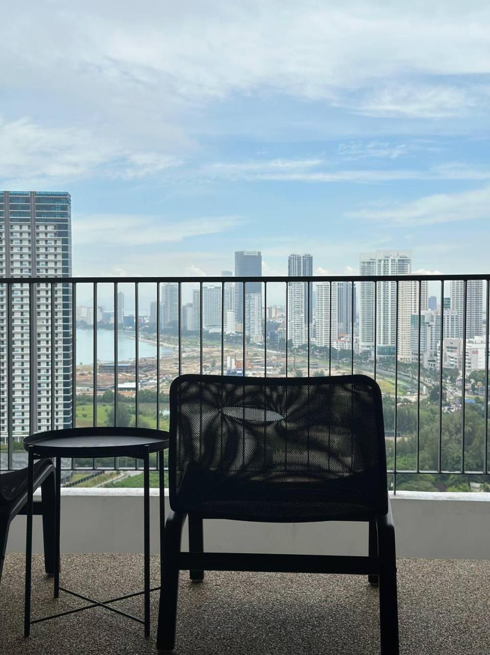 The Landmark Comfort Relax Spacious Sea View By Iz Tanjung Tokong Экстерьер фото